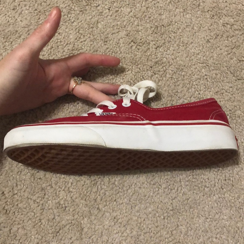 Red vans - Picture 3 of 4